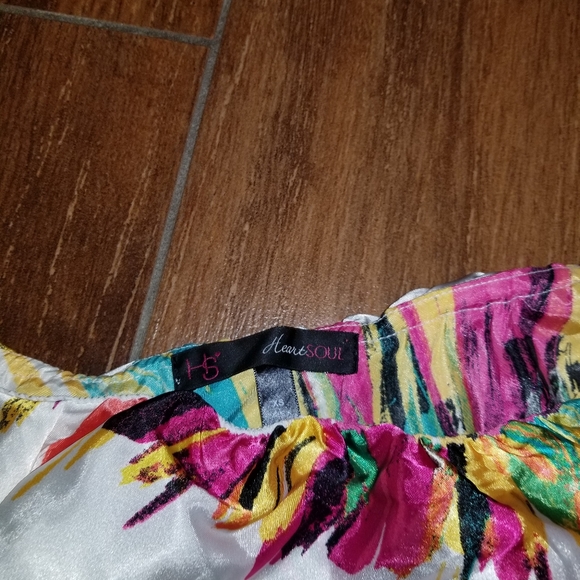 Woman/Top - Picture 3 of 3